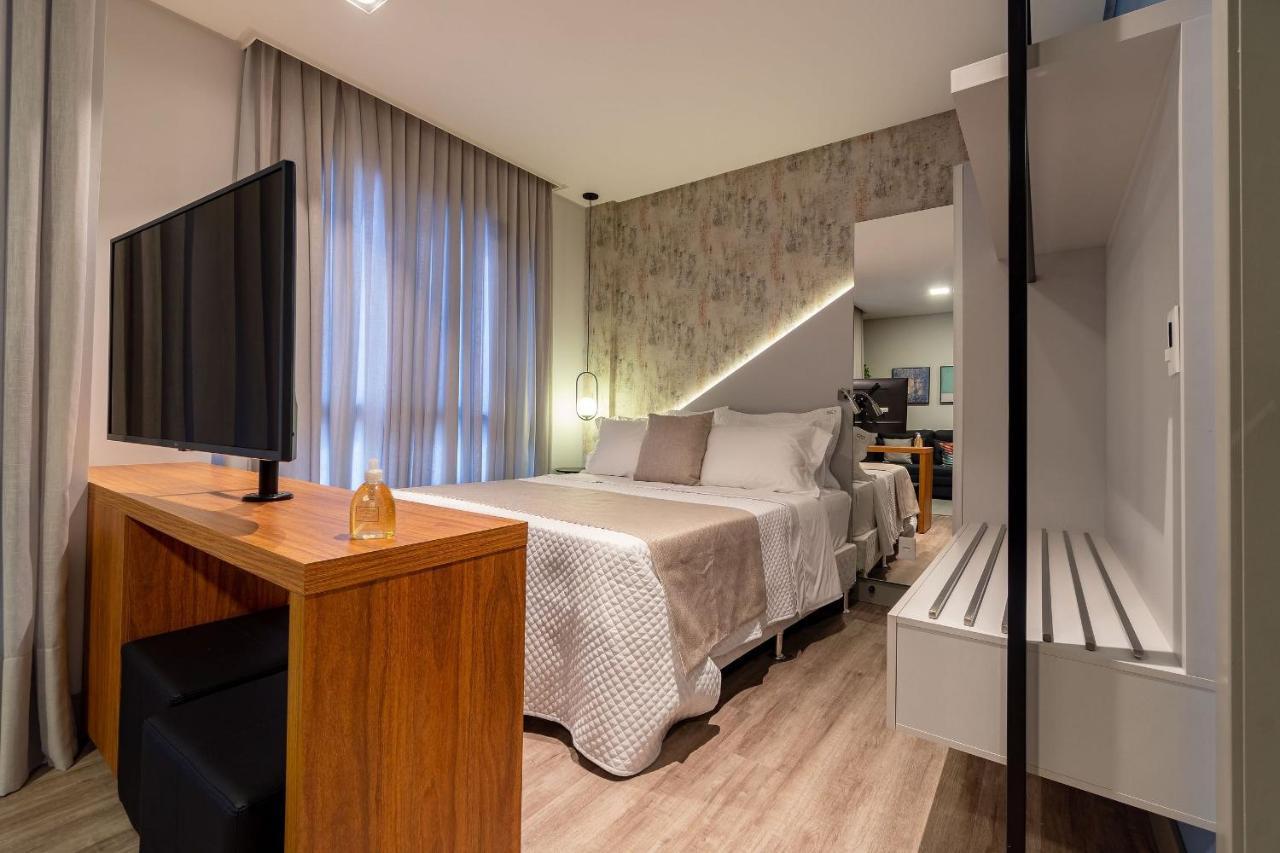 Aion Suites 103 - Compacto E Luxuoso Loft - Rooftop Com Piscina E Academia - A Poucos Passos Da Praia บอมบินญัส ภายนอก รูปภาพ