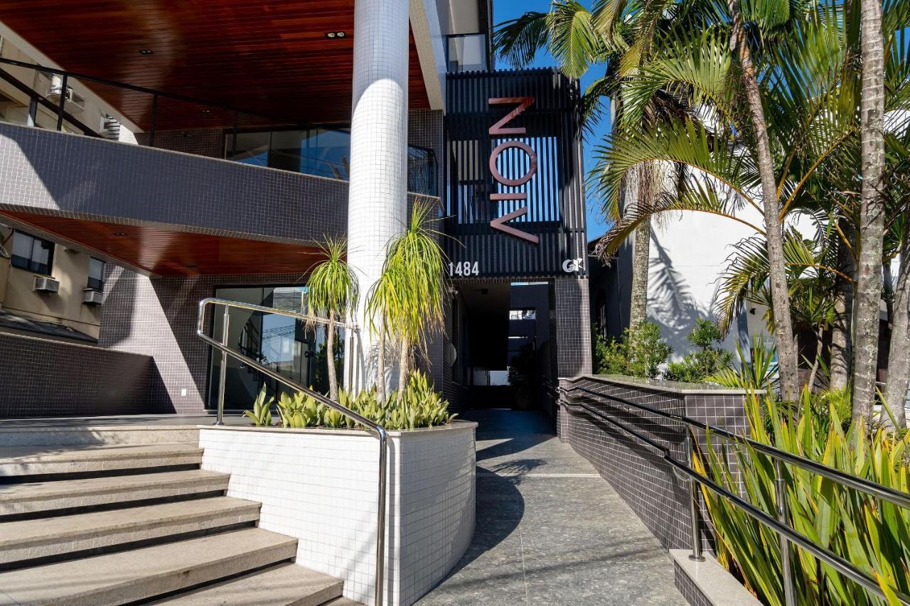 Aion Suites 103 - Compacto E Luxuoso Loft - Rooftop Com Piscina E Academia - A Poucos Passos Da Praia บอมบินญัส ภายนอก รูปภาพ