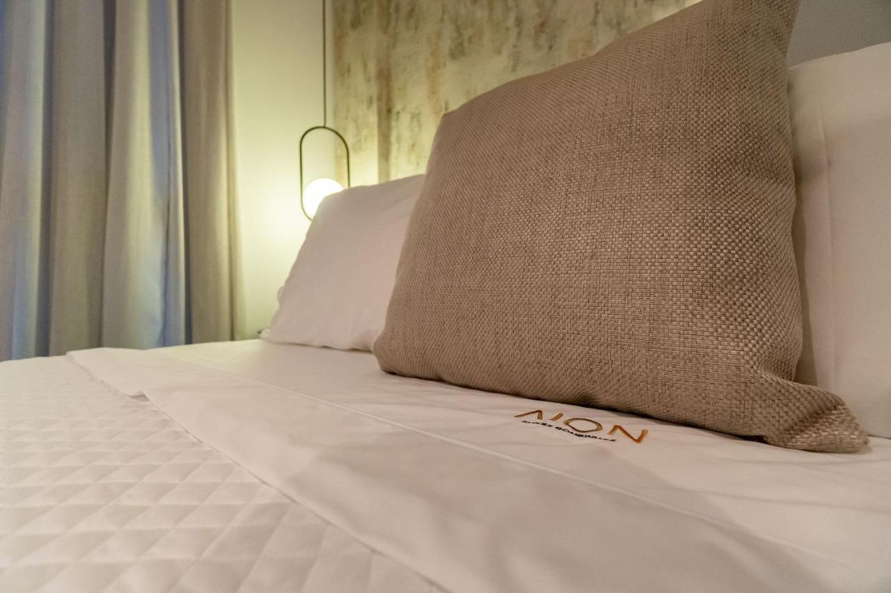 Aion Suites 103 - Compacto E Luxuoso Loft - Rooftop Com Piscina E Academia - A Poucos Passos Da Praia บอมบินญัส ภายนอก รูปภาพ